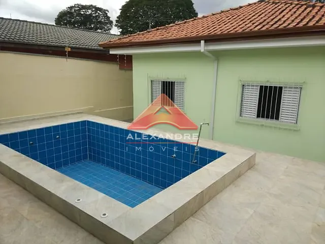 Casa com 300m² 3 quartos e 2 banheiros, à venda, no bairro Vila Tatetuba em São José dos Campos