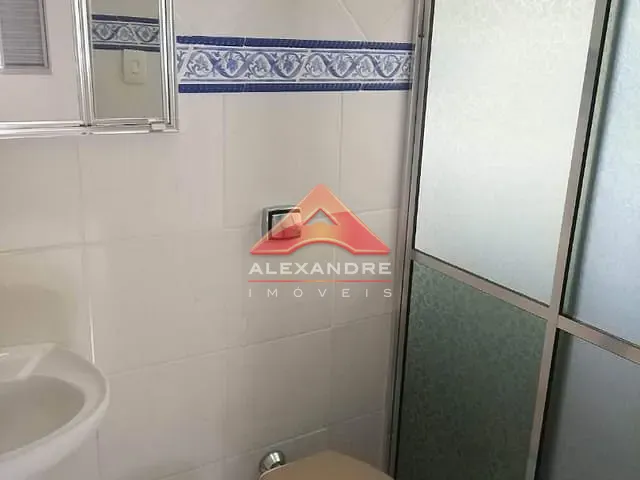 Casa com 300m² 3 quartos e 2 banheiros, à venda, no bairro Vila Tatetuba em São José dos Campos