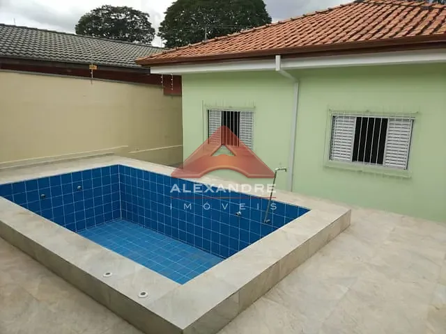 Casa com 300m² 3 quartos e 2 banheiros, à venda, no bairro Vila Tatetuba em São José dos Campos