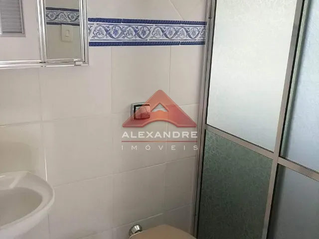 Casa com 300m² 3 quartos e 2 banheiros, à venda, no bairro Vila Tatetuba em São José dos Campos