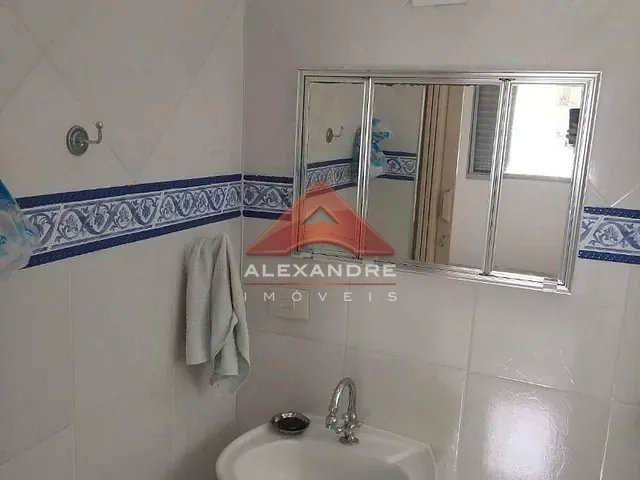 Casa com 300m² 3 quartos e 2 banheiros, à venda, no bairro Vila Tatetuba em São José dos Campos
