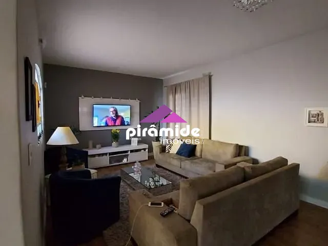 Casa com 500m² 3 quartos e 2 banheiros, à venda, no bairro Jardim das Indústrias em São José dos Campos