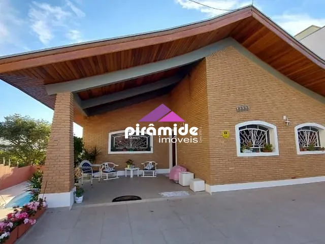 Casa com 500m² 3 quartos e 2 banheiros, à venda, no bairro Jardim das Indústrias em São José dos Campos