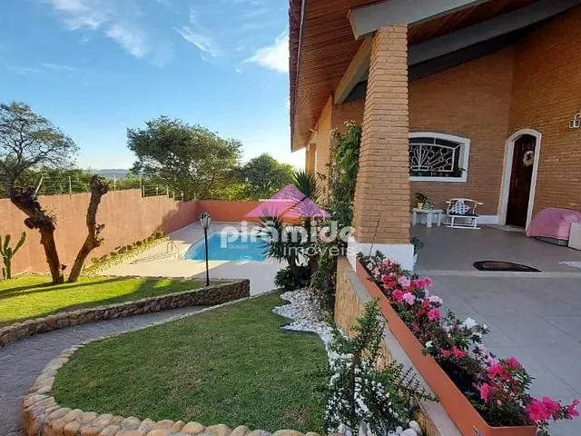 Casa com 500m² 3 quartos e 2 banheiros, à venda, no bairro Jardim das Indústrias em São José dos Campos
