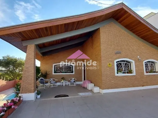 Casa com 500m² 3 quartos e 2 banheiros, à venda, no bairro Jardim das Indústrias em São José dos Campos