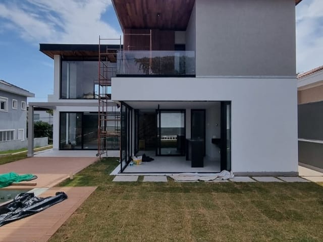 Casa com 550m² 4 quartos e 6 banheiros, à venda, no bairro Residencial Morada dos Lagos em Barueri