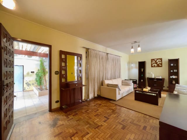 Casa com 257m² 5 quartos e 5 banheiros, à venda, no bairro Jardim Ernestina em São Paulo
