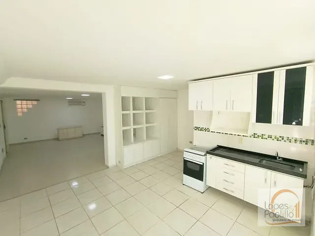 Casa com 80m² 1 quarto e 1 banheiro, para alugar, no bairro Jardim Pacaembu em Atibaia