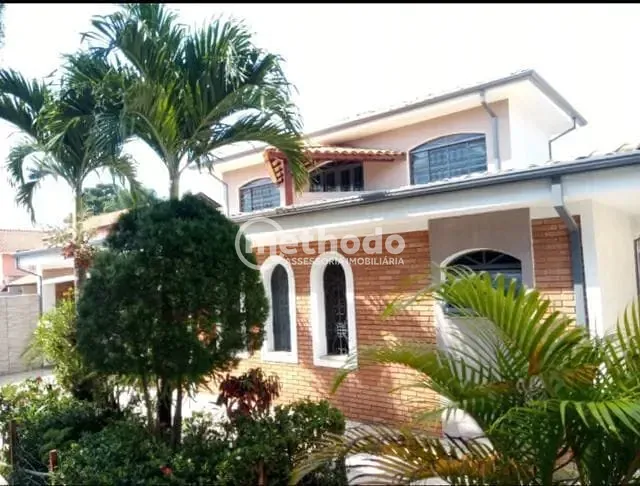 Casa, 3 quartos, 217 m² - Foto 1
