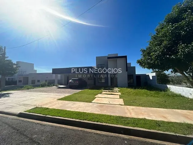 Casa com 1000m² 3 quartos e 5 banheiros, à venda, no bairro Araçoiaba da Serra em Araçoiaba da Serra