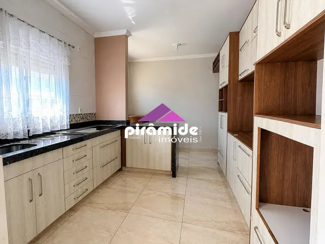 Casa com 10m² 3 quartos e 3 banheiros, à venda, no bairro Jardim Santa Maria em Jacareí
