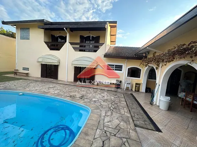Casa com 520m² 4 quartos e 2 banheiros, à venda, no bairro Eugênio de Melo em São José dos Campos