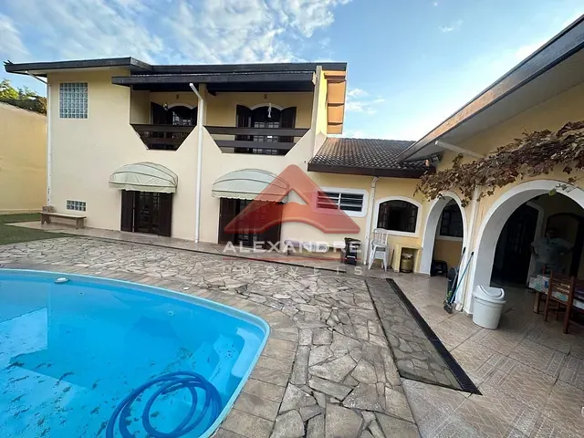 Casa com 520m² 4 quartos e 2 banheiros, à venda, no bairro Eugênio de Melo em São José dos Campos