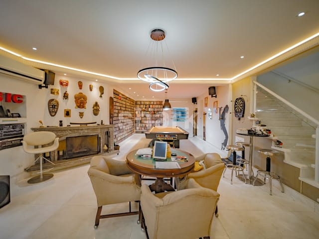 Casa com 645m² 6 quartos e 8 banheiros, à venda, no bairro Alphaville em Santana de Parnaíba