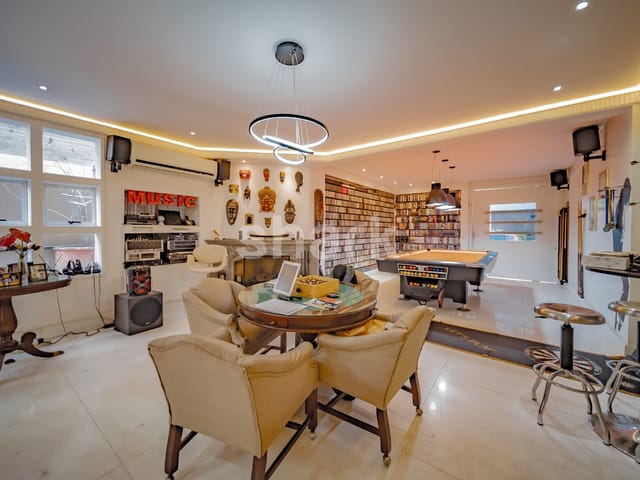 Casa com 645m² 6 quartos e 8 banheiros, à venda, no bairro Alphaville em Santana de Parnaíba