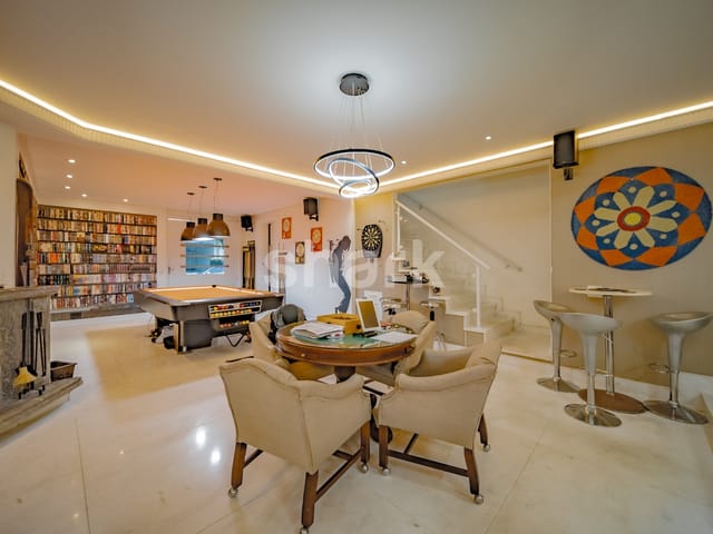 Casa com 645m² 6 quartos e 8 banheiros, à venda, no bairro Alphaville em Santana de Parnaíba