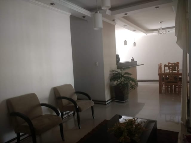 Casa com 390m² 3 quartos e 3 banheiros, à venda, no bairro Conjunto Habitacional Terra dos Ipês II (Fase I) em Pindamonhangaba