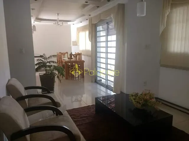 Casa com 390m² 3 quartos e 3 banheiros, à venda, no bairro Conjunto Habitacional Terra dos Ipês II (Fase I) em Pindamonhangaba