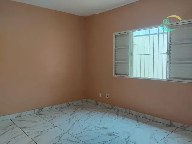 Casa 2 quartos e 1 banheiro, para alugar, no bairro Jardim Londres em Campinas