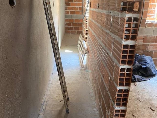 Casa 2 quartos e 1 banheiro, à venda, no bairro Loteamento Residencial e Comercial Flamboyant em Pindamonhangaba