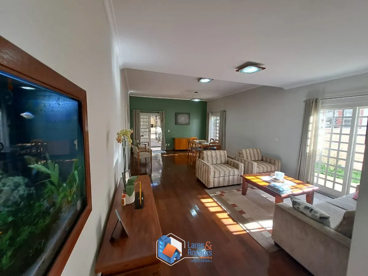 Casa, 3 quartos, 315 m² - Foto 1