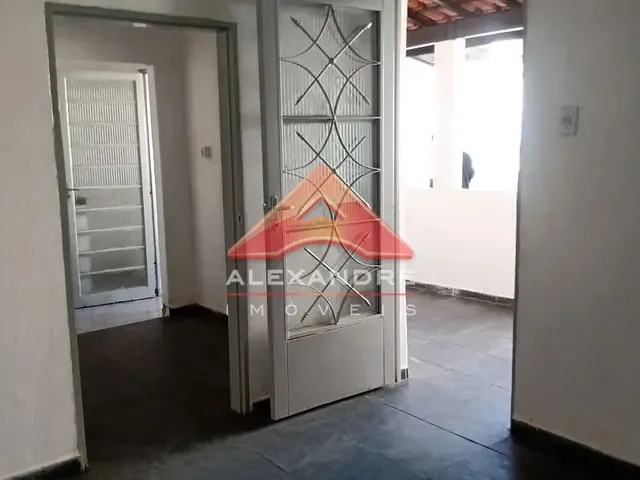 Casa com 300m² 2 quartos e 1 banheiro, para alugar, no bairro Vila Nair em São José Dos Campos