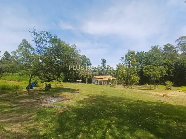 Chácara com 350m² 4 quartos e 4 banheiros, à venda, no bairro Residencial Chácara da Planície em Sorocaba