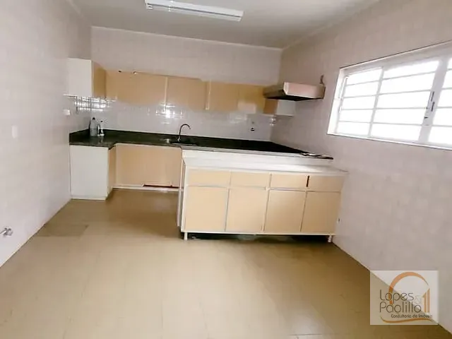 Casa com 262m² 3 quartos e 3 banheiros, para alugar, no bairro CENTRO em Atibaia