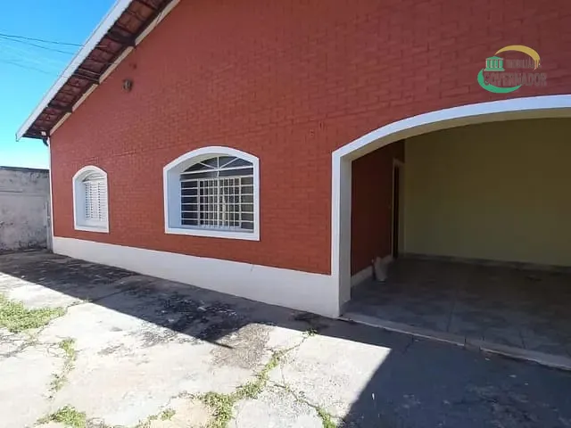 Casa com 250m² 3 quartos e 2 banheiros, para alugar, no bairro Jardim Interlagos em Campinas