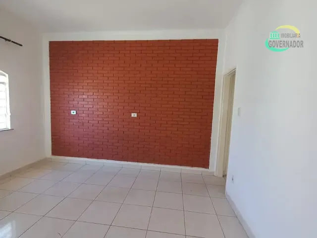 Casa com 250m² 3 quartos e 2 banheiros, para alugar, no bairro Jardim Interlagos em Campinas