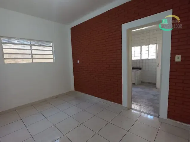 Casa com 250m² 3 quartos e 2 banheiros, para alugar, no bairro Jardim Interlagos em Campinas