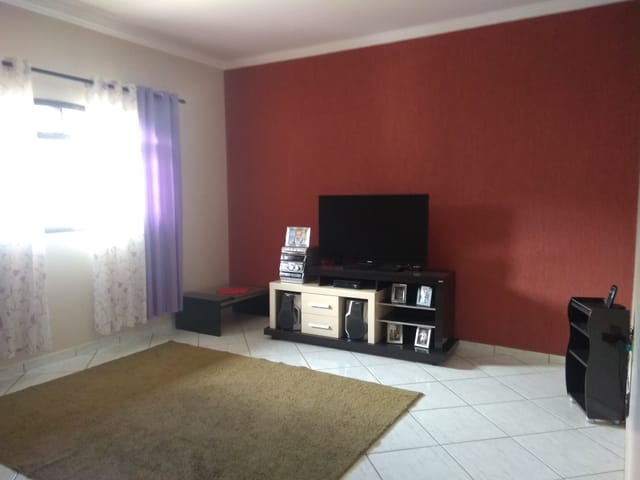 Casa com 250m² 3 quartos e 2 banheiros, à venda, no bairro Vila Menino Jesus em Caçapava