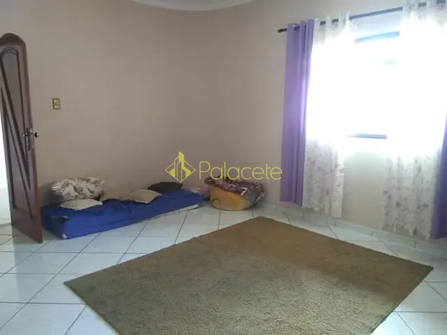 Casa com 250m² 3 quartos e 2 banheiros, à venda, no bairro Vila Menino Jesus em Caçapava