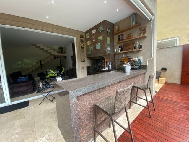 Casa com 452m² 4 quartos e 7 banheiros, à venda, no bairro Alphaville em Santana de Parnaíba