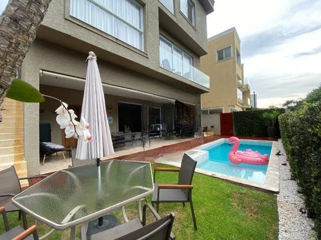 Casa com 452m² 4 quartos e 7 banheiros, à venda, no bairro Alphaville em Santana de Parnaíba