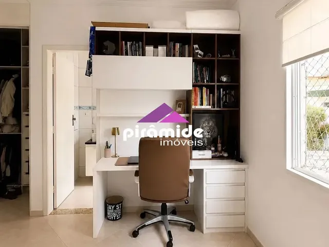 Casa com 10m² 2 quartos e 2 banheiros, à venda, no bairro Jardim Califórnia em Jacareí