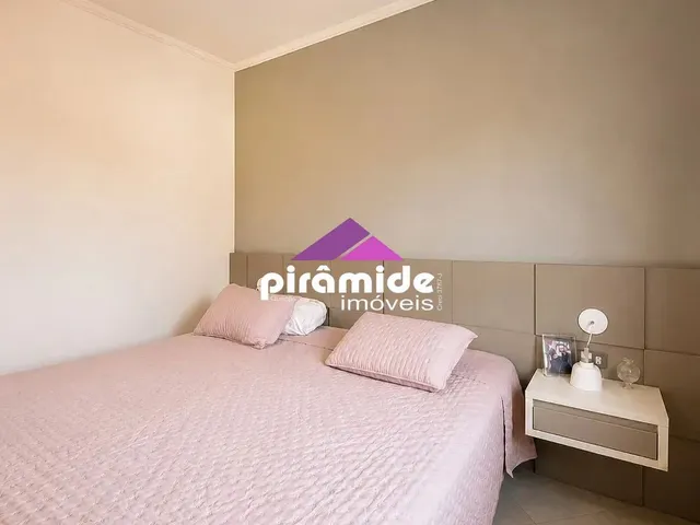 Casa com 10m² 2 quartos e 2 banheiros, à venda, no bairro Jardim Califórnia em Jacareí