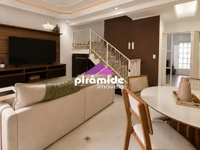 Casa com 10m² 2 quartos e 2 banheiros, à venda, no bairro Jardim Califórnia em Jacareí