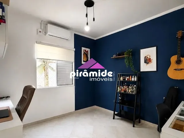 Casa com 10m² 2 quartos e 2 banheiros, à venda, no bairro Jardim Califórnia em Jacareí