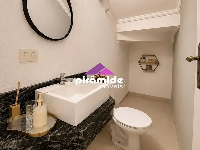 Casa com 10m² 2 quartos e 2 banheiros, à venda, no bairro Jardim Califórnia em Jacareí