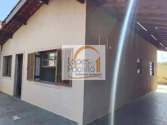 Casa com 250m² 2 quartos e 2 banheiros, à venda ou para alugar, no bairro Atibaia Jardim em Atibaia