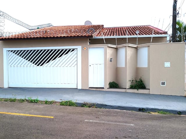 Foto do Casa - Casa tipo para venda em Prolongamento Jardim Doutor Antônio Petráglia com 3 quartos, sendo 1 suíte, 183m² | Lares e Andares Imóveis
