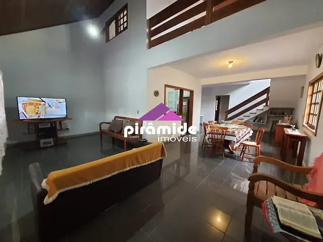 Casa com 250m² 4 quartos e 3 banheiros, à venda, no bairro Jardim das Indústrias em São José dos Campos