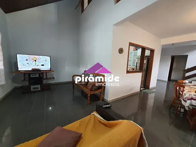 Casa com 250m² 4 quartos e 3 banheiros, à venda, no bairro Jardim das Indústrias em São José dos Campos