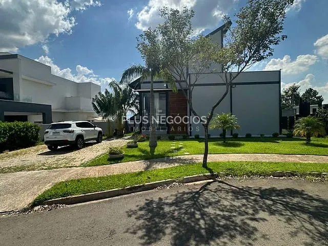 Casa com 1000m² 3 quartos e 5 banheiros, à venda, no bairro Jardim Residencial Saint Patrick em Sorocaba