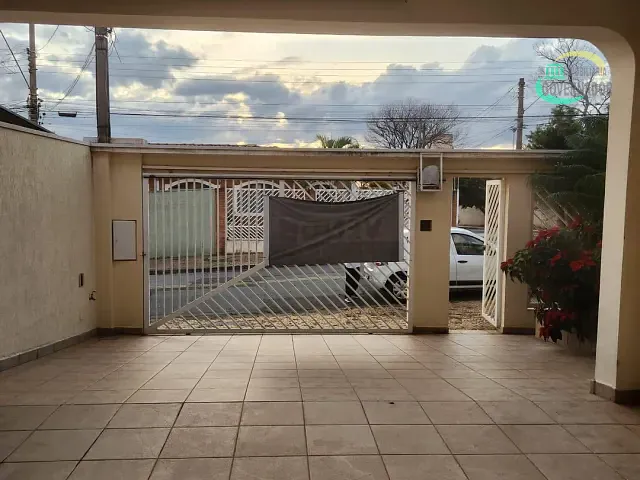 Casa 4 quartos e 1 banheiro, à venda, no bairro Jardim Magnólia em Campinas