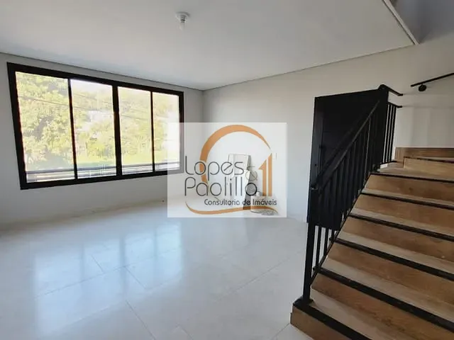 Casa com 240m² 3 quartos e 3 banheiros, para alugar, no bairro Jardim Maristela em Atibaia