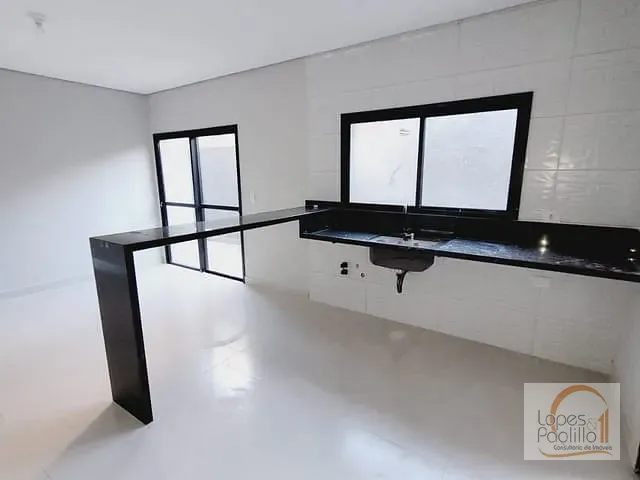 Casa com 240m² 3 quartos e 3 banheiros, para alugar, no bairro Jardim Maristela em Atibaia