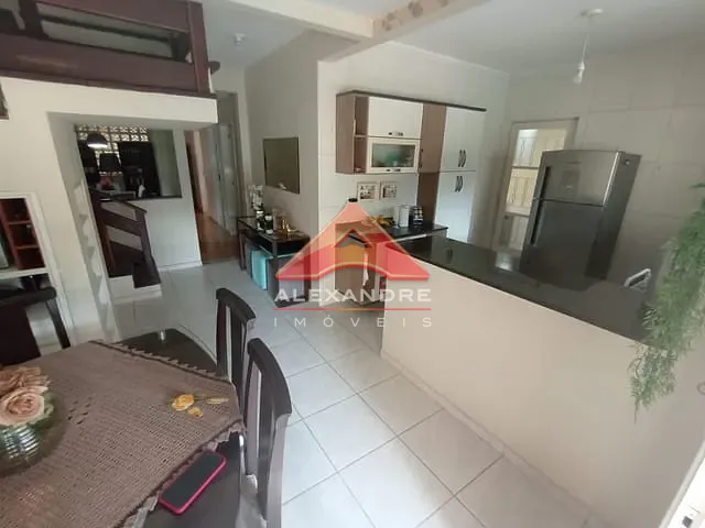 Casa com 167m² 3 quartos e 1 banheiro, à venda, no bairro Jardim das Flores em São José dos Campos