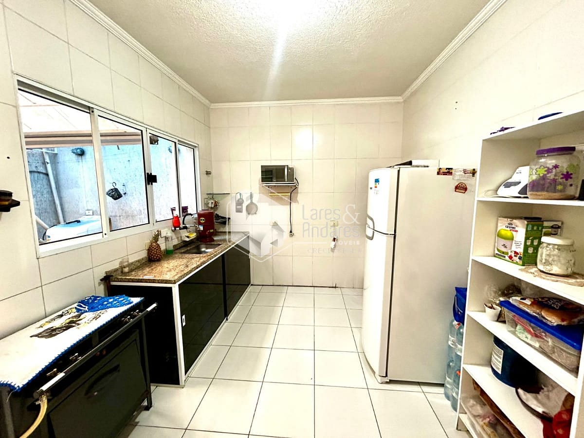 Casa à venda com 2 quartos, 84m² - Foto 7